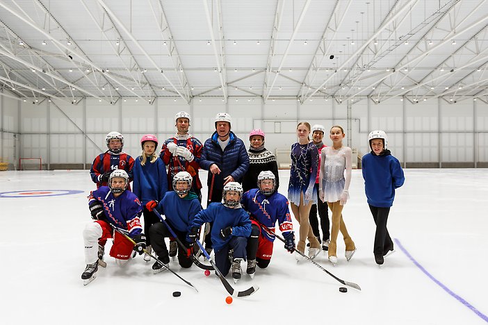 Skridskoåkare, konståkare, hockeyspelare och bandyspelare. Foto: Hanna Maxstad